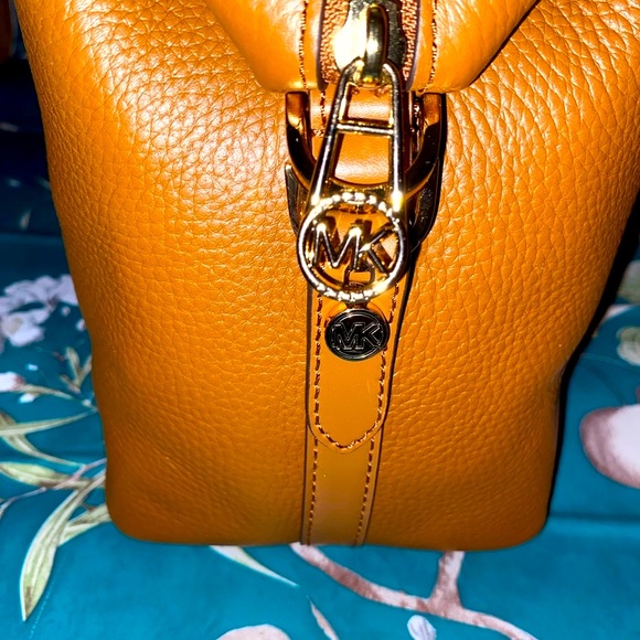 MICHAEL KORS BRAND NEW 100% AUTHENTIC LEATHER SATCHEL BAG - Picture 12 of 13